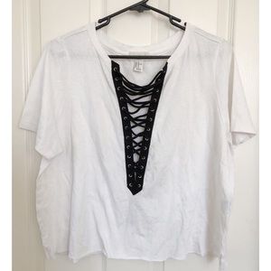 LACE UP T-SHIRT!
